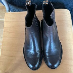 Women’s leather Chelsea boots